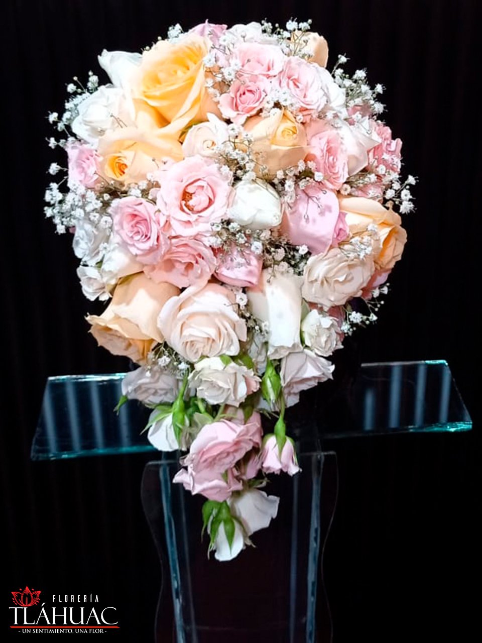 Arreglo floral ramo de novia en estilo cascada - Florería Tlahuac